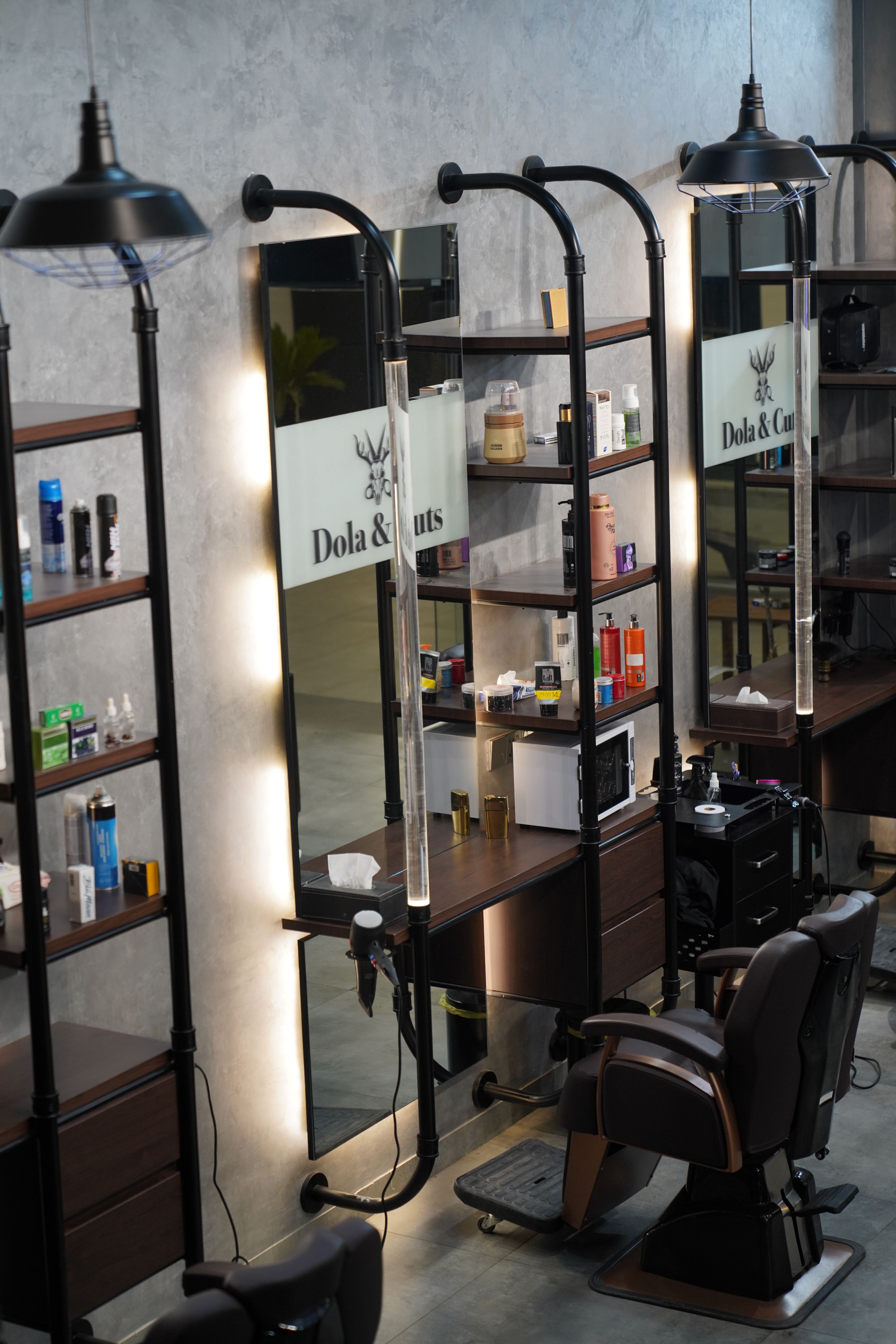 DolaCuts barber stations in Erbil